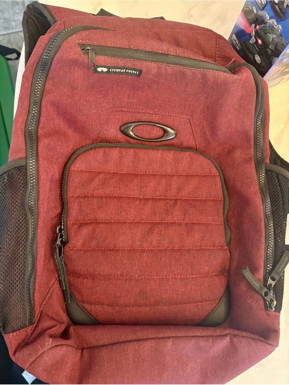 Like *NEW* Men’s Burgundy Oakley Enduro 25Lt 4.0 backpack